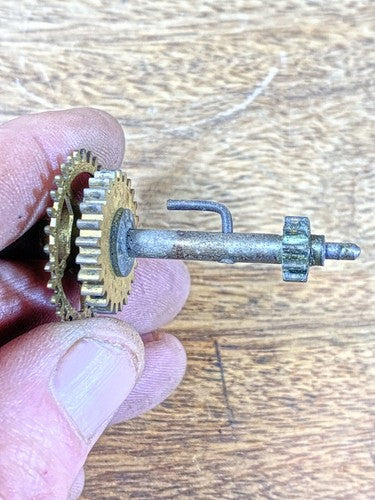 New Haven Clock Movement Hands Post  (See Pics to ID Mvmt)  (KD1220)