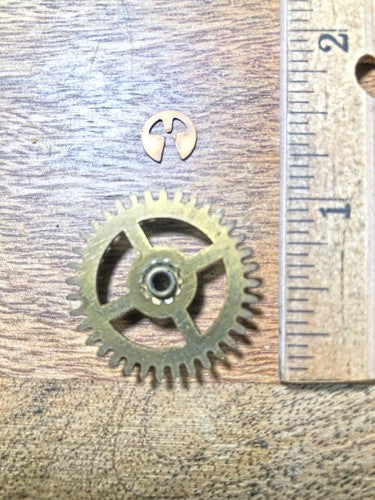 Urgos UW07073 Series Clock Movement Minute Wheel (See Pics To ID Mvmt) (K8936)