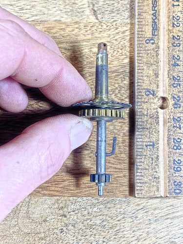 Unbranded 8 Day Clock Movement Hands Post (See Pics To ID Mvmt) (KD1543