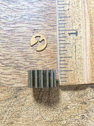 Urgos UW07073 Series Clock Movement Strike Side 2nd Wheel (See Pics) (K8951)