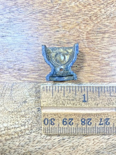 Old Black Mantel Clock Column Base (K9794)