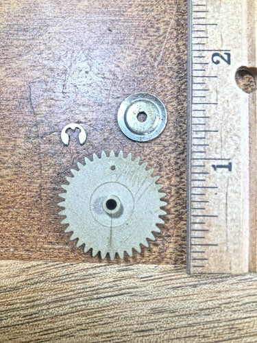 Seth Thomas A305-000 Clock Movement  Minute Wheel  (K8231)