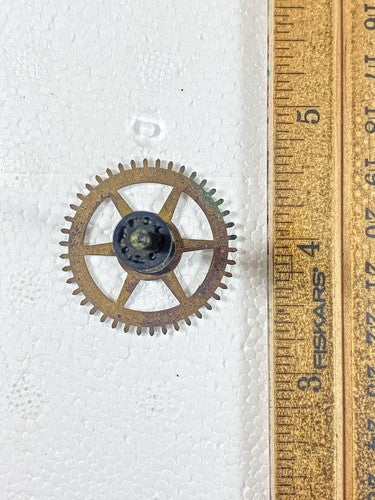 Unbranded 8 Day Clock Movement Time Side 3rd Wheel (See Pics To ID Mvmt) (KD1534
