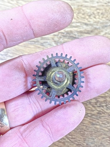 Unbranded 8 Day Clock Movement Hands Post (See Pics To ID Mvmt) (KD1543
