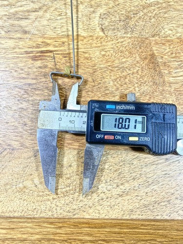 NOS Clock Movement Verge Or Crutch Measures 19.11mm Between Teeth (KD792)