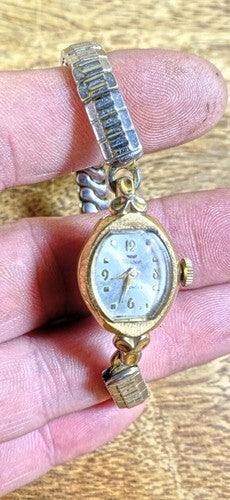 Vintage Waltham Silver and Gold Ladies Watch (Parts/Repair or Battery? )(KD156)
