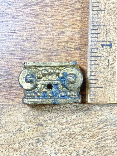 Mantel Clock Square Column Top / Capital   (K9814)