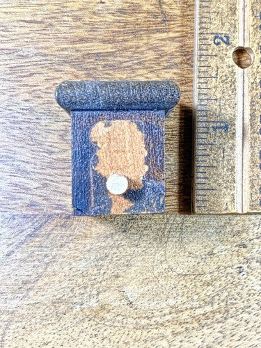 Old Wood Clock Trim Piece  (KD758)