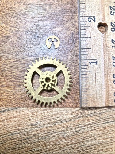 Old Urgos UW6 Series Clock Movement Minute Wheel  (See Pics To ID Mvmt) (K8083)