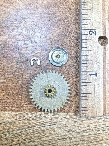 Seth Thomas A305-000 Clock Movement  Minute Wheel  (K8231)