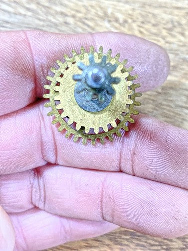 New Haven Clock Movement Hands Post  (See Pics to ID Mvmt)  (KD1220)