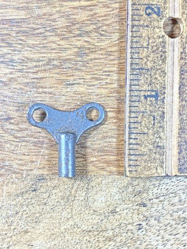 Antique Clock Key Size 2  / 2.75mm    (KD2035)