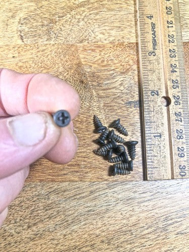 Made In China Clock Movement Mounting Screws Lot (See Pics To ID Mvmt) (K9647)