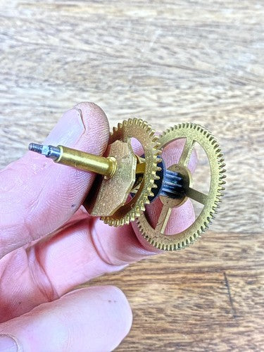 Jauch (PL46) Clock Movement Hands Post & Hour Wheel (See Pics To ID) (KD1017)