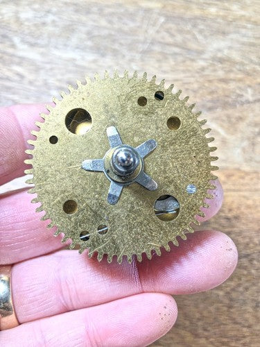 Urgos UW32127B Series Clock Movement Strike Side Cable Main Wheel     (K8846)