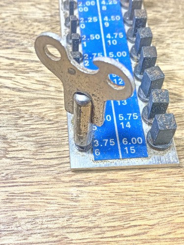 Clock Winding Key, Size 3.75 mm Or # 6   (KD1309)