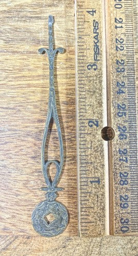 Old Clock Minute  Hand 4 Inches Long  (See Desc For Arbor Size)   (KD583)