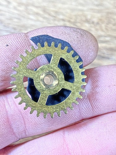 Chinese Clock Movement Hour Wheel (See Pics To ID Movement) (KD1570)