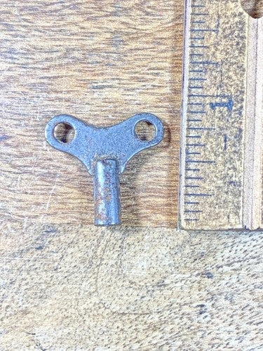 Antique Clock Key Size 2  / 2.75mm    (KD2035)