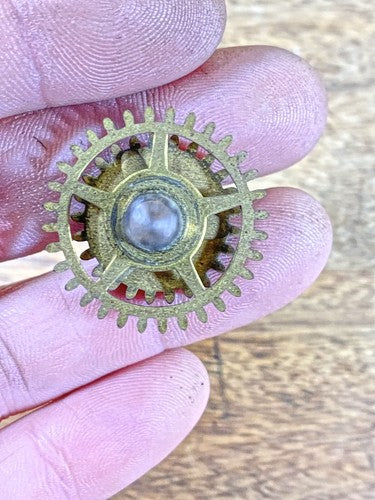 New Haven Clock Movement Hands Post  (See Pics to ID Mvmt)  (KD1220)