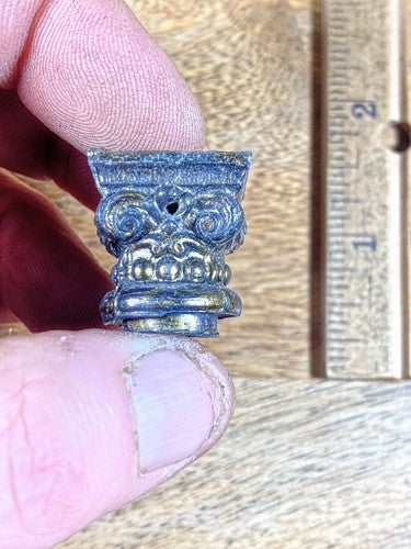 Antique Round Mantel Clock Column Capitol (Takes 1/2 Inch Round Column) (KD006)
