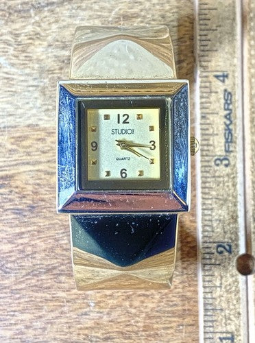 Vintage Studio Gold Ladies Watch (Parts/Repair or Battery? )(KD101)