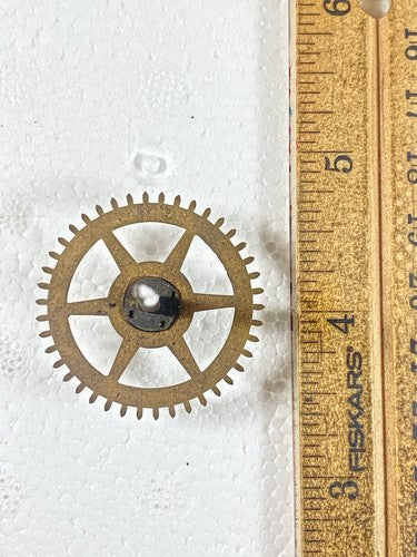 Unbranded 8 Day Clock Movement Time Side 4th Wheel (See Pics To ID Mvmt) (KD1533