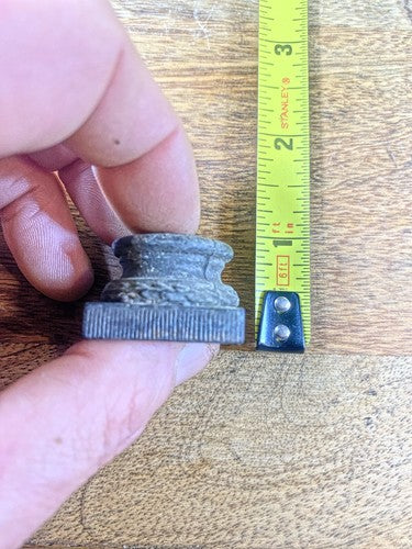 Antique Round Mantel Clock Column Base (Takes 3/4 Inch Round Column) (KD1332)