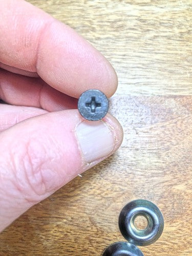 Clock Chime Bar Mounting Screws (Diameter on The Threads Is 4.79mm)  (K8269)