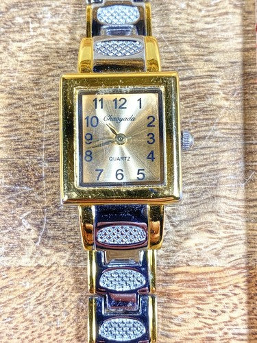Vintage Chaoyada Silver and Gold Ladies Watch (Parts/Repair or Battery? )(KD125)