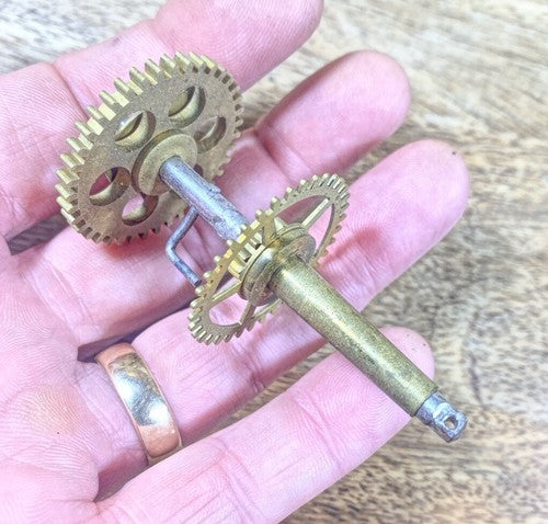 Unbranded 30 Hour Clock Movement Hands Post (See Pics To ID Mvmt) (KD507)