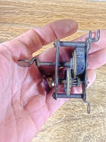 Old Kitchen Clock Alarm Movement (Spring Is Good) For Parts/Repair (KD1289)