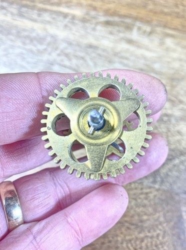 Unbranded 30 Hour Clock Movement Hands Post (See Pics To ID Mvmt) (KD507)