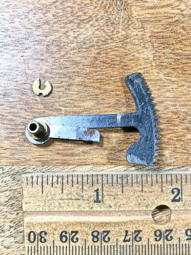 Heirloom Clock Movement Rack (See Pics To ID Mvmt) (K8902)