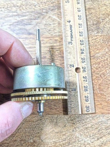 Urgos UW32127B Series Clock Movement Time Side Main Wheel    (K8848)