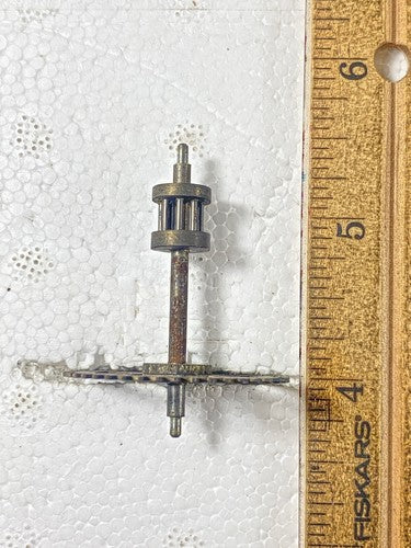Unbranded 8 Day Clock Movement Time Side 3rd Wheel (See Pics To ID Mvmt) (KD1534
