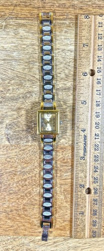 Vintage Chaoyada Silver and Gold Ladies Watch (Parts/Repair or Battery? )(KD125)