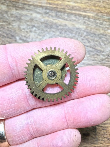 Urgos UW07073 Series Clock Movement Hour Wheel (See Pics To ID Mvmt)  (KD554)
