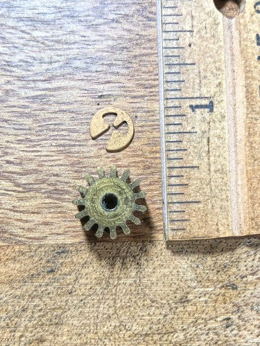 Urgos UW07073 Series Clock Movement Strike Side 2nd Wheel (See Pics) (K8951)