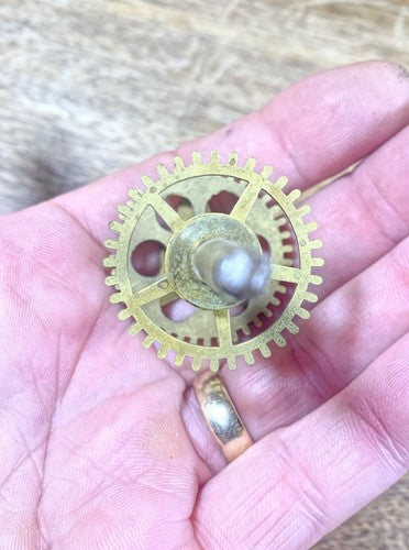 Unbranded 30 Hour Clock Movement Hands Post (See Pics To ID Mvmt) (KD507)
