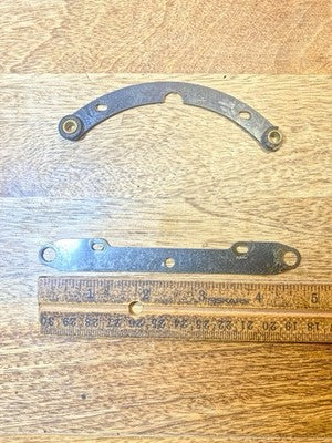 Unmarked Plymouth Clock Mounting Feet (See Pics To ID Movement) (KD4484)