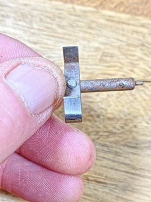 Clock Movement Verge (28.4mm Length, 17.8mm Between Teeth, 1.4mm Pivot) (KD3161)