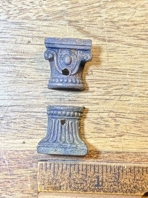 Old Mantel Clock Column Base and Capitol Set    (KD4117)