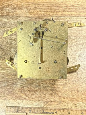 DRGM Clock Movement Time Side Main Wheel (See Pics To ID Movement)   (KD2628)