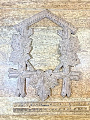 Old Cuckoo Clock  Surround (8 X 10 1/4 Inches) (LL5302)
