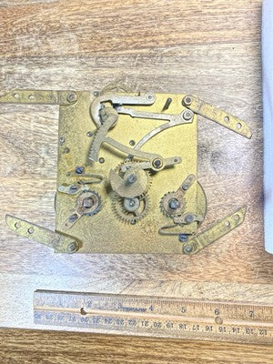 DRGM Clock Movement Time Side Main Wheel (See Pics To ID Movement)   (KD2628)