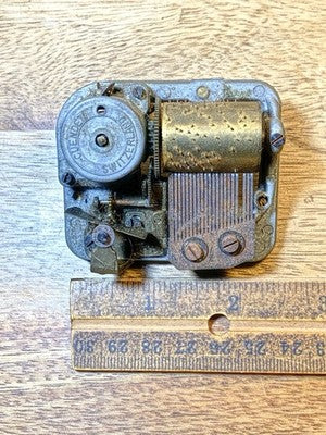 Nonworking Musicical Movement For Parts/Repair    (KD3748)