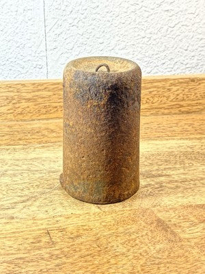 Old  Clock Weight 3 5/8 Inches  Long 3 lb 9oz 2.35 Inch Diameter Base   (WT044)