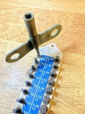Clock Key Number 8 (4.25mm) on Bottom, Number 000 (1.75mm) On Top       (KD4107)