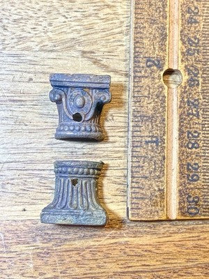 Old Mantel Clock Column Base and Capitol Set    (KD4117)